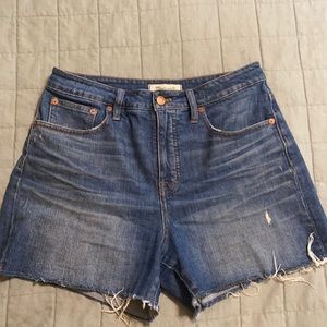Madewell curvy short size 28